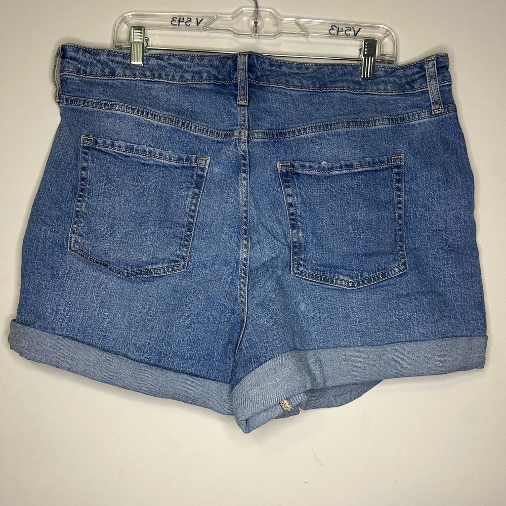 Wild Fable Super High Rise Rolled Cuff Denim Shorts Size 17R 3” inseam - Picture 2 of 5